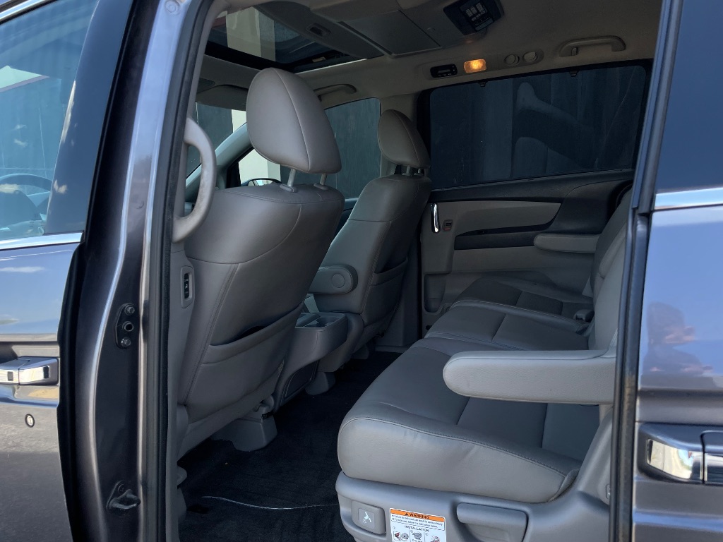 2014 Honda Odyssey Touring Elite - Photo 16