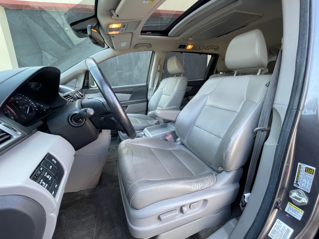 2014 Honda Odyssey Touring Elite - Photo 38