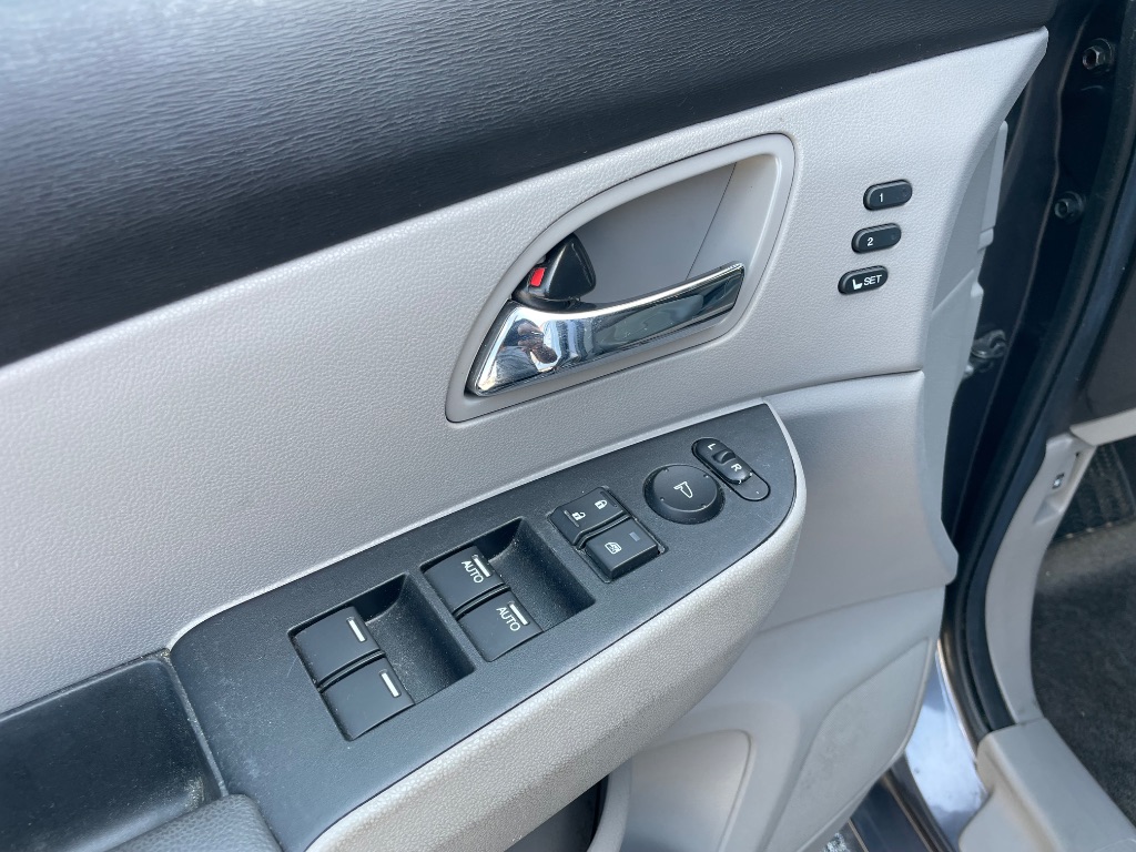 2014 Honda Odyssey Touring Elite - Photo 39
