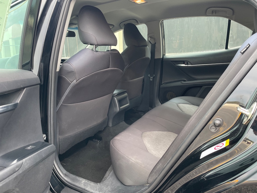 2018 Toyota Camry LE - Photo 15