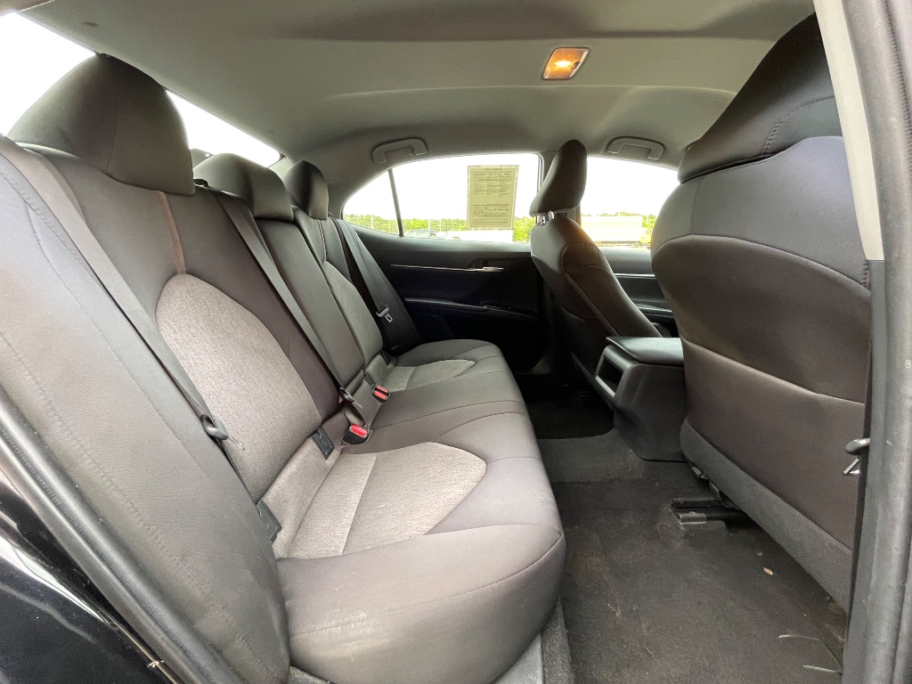 2018 Toyota Camry LE - Photo 25