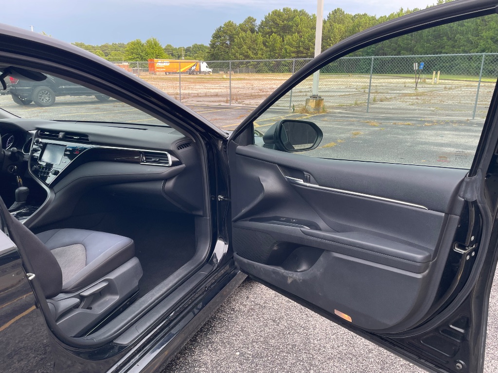 2018 Toyota Camry LE - Photo 21