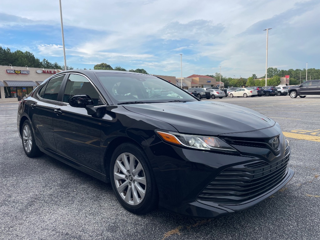 2018 Toyota Camry LE - Photo 6