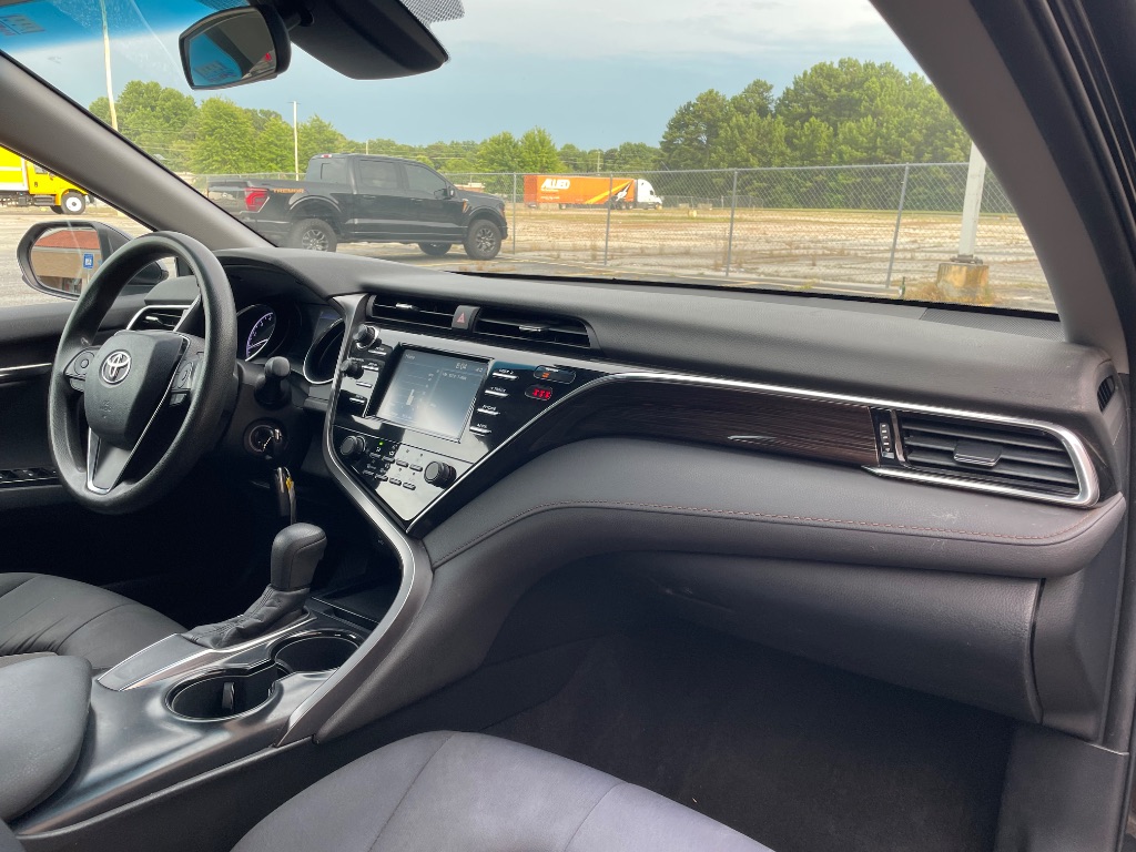 2018 Toyota Camry LE - Photo 22