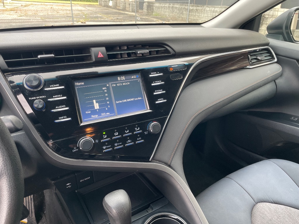 2018 Toyota Camry LE - Photo 36