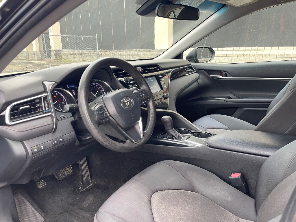2018 Toyota Camry LE - Photo 32