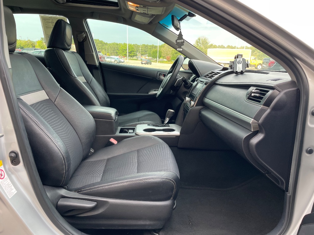 2014 Toyota Camry SE Sport - Photo 19