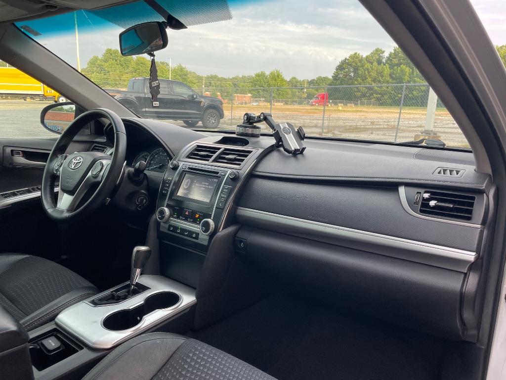 2014 Toyota Camry SE Sport - Photo 21