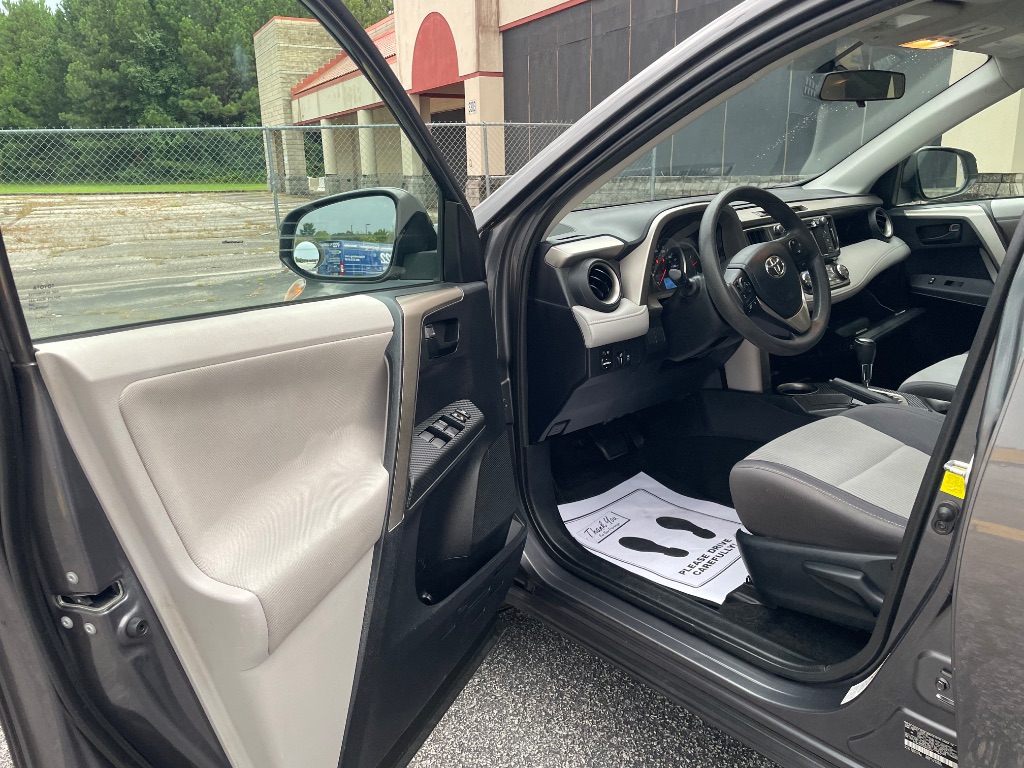 2013 Toyota RAV4 XLE - Photo 13