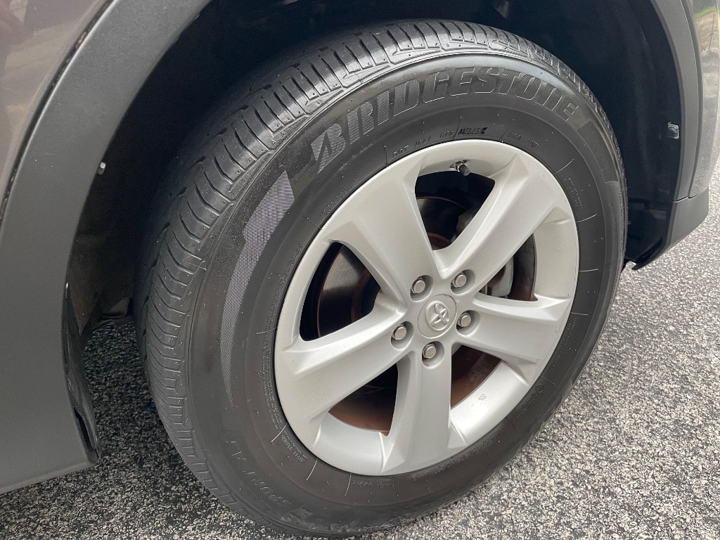 2013 Toyota RAV4 XLE - Photo 12