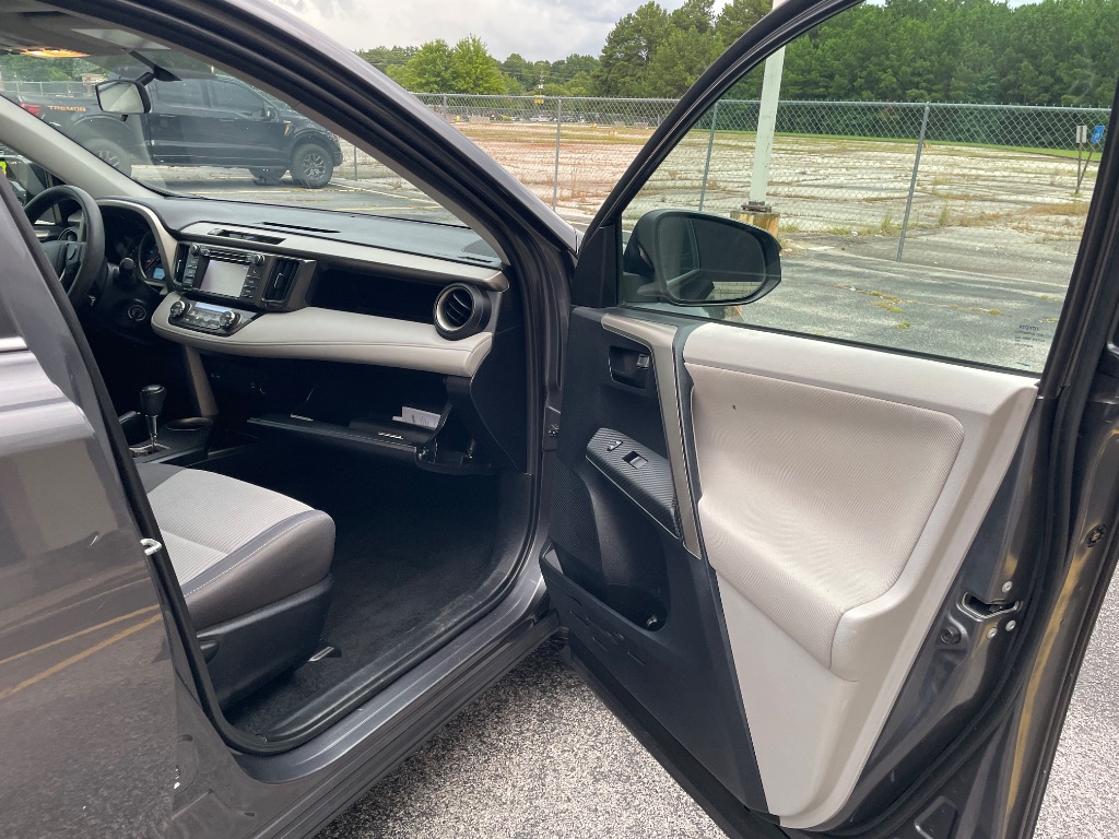 2013 Toyota RAV4 XLE - Photo 20