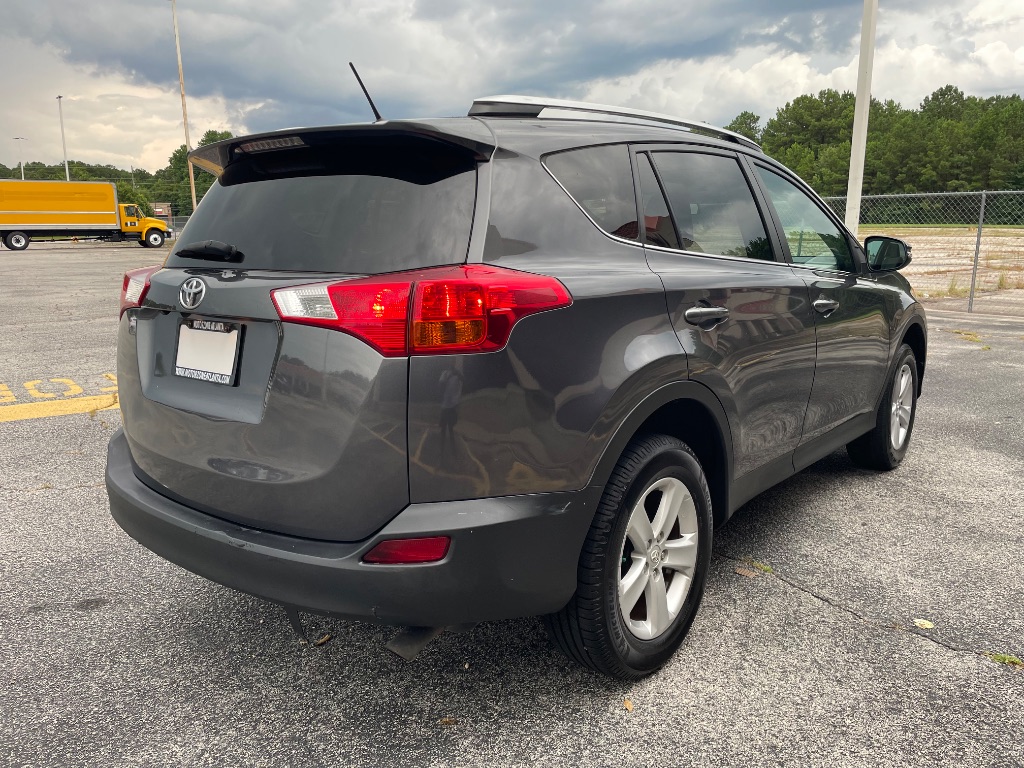 2013 Toyota RAV4 XLE - Photo 6